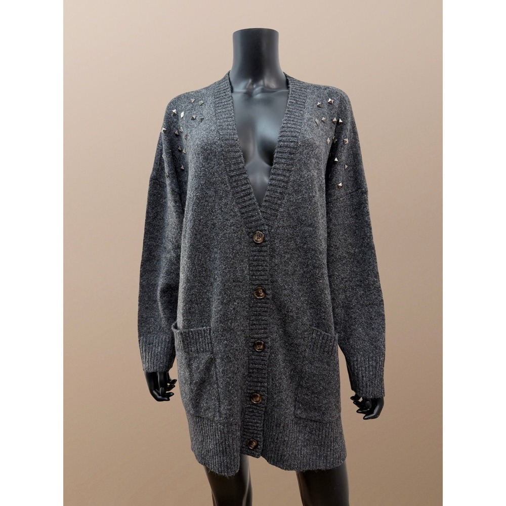 Torrid‎ Studded Shoulder Long Cardigan Gray Button Front NWT Size 0 Cozy Sweater - Picture 3 of 10